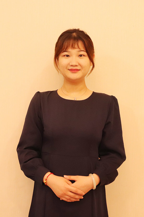 延川文哲 本科学历，优秀班主任